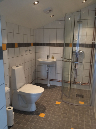 Bathroom, Flyingehus Gårdshotell, Lund