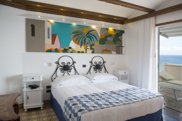 Bedroom 3, Taverna del Capitano, Napoli