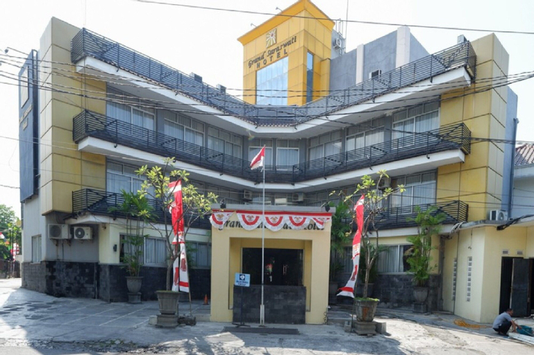 Exterior & Views 2, RedDoorz Plus @ Singosari Raya, Semarang