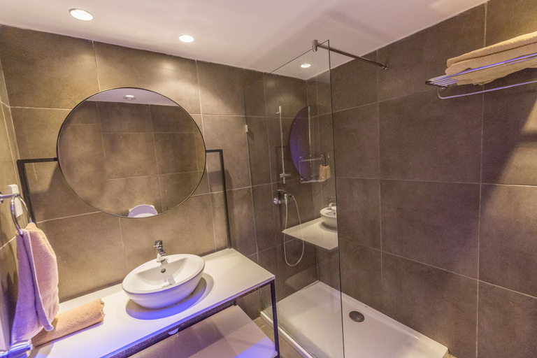 Bathroom 5, Anthea Hotel Apartments