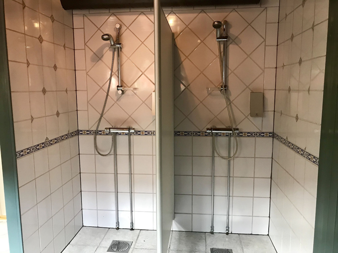 Bathroom 4, Anker Brygge, Vågan