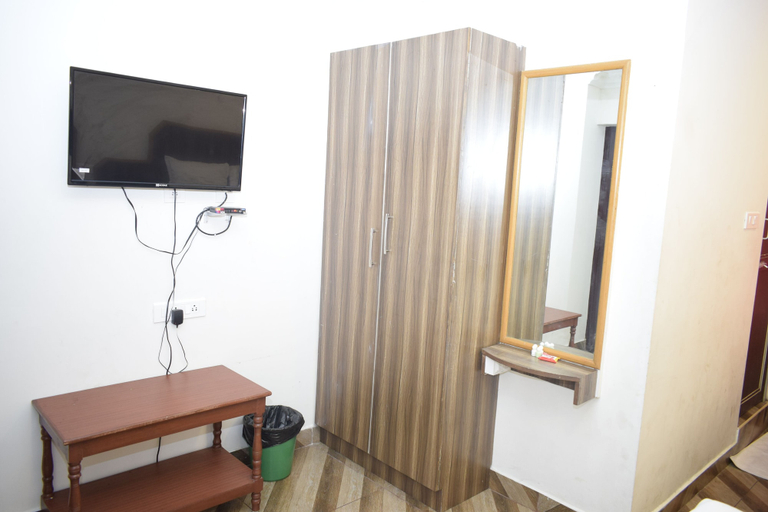 Others 5, TSV Hotel, Cuddalore