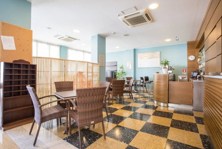 Others 5, Hotel Boston, Rimini