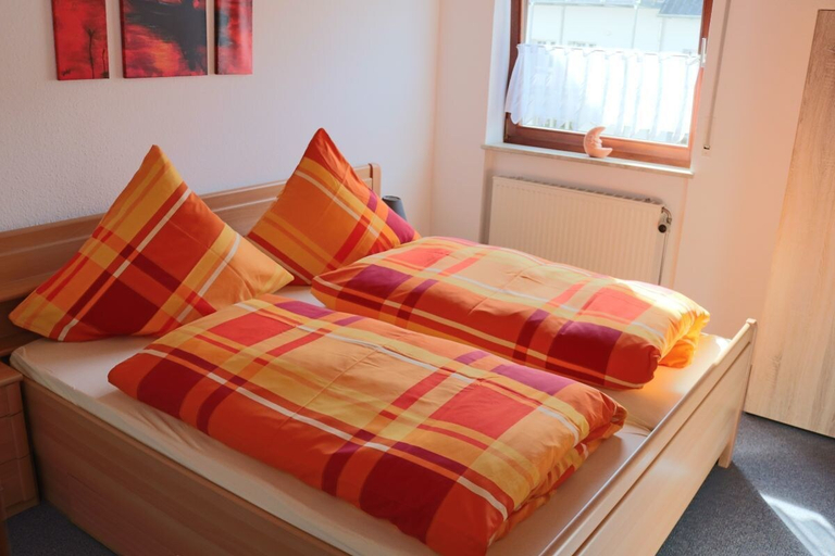 Bedroom, Gasthof - Pension 'Zur Dorfschänke', Hochsauerlandkreis