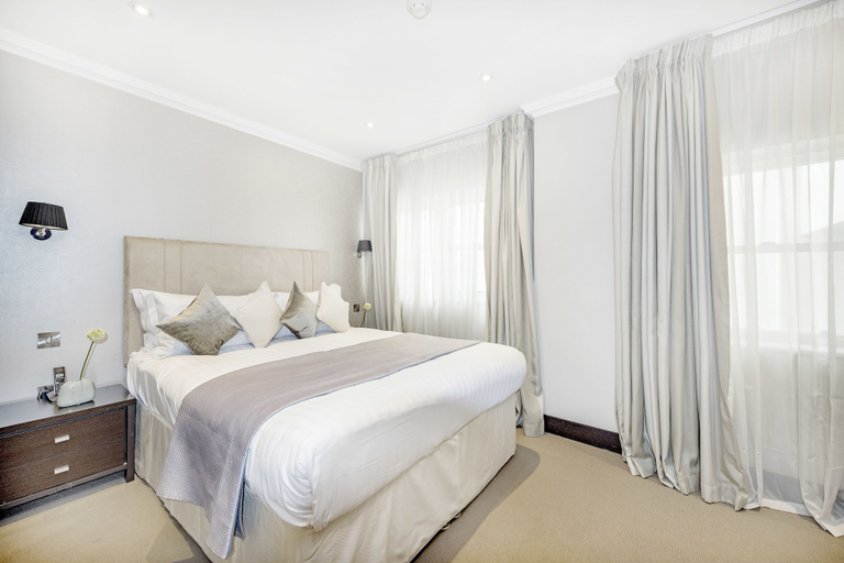 Bedroom 3, 130 Queen's Gate Apartments, London
