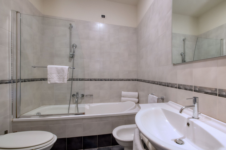 Bathroom 4, B&B Hotels Park Hotel Mondovi, Cuneo