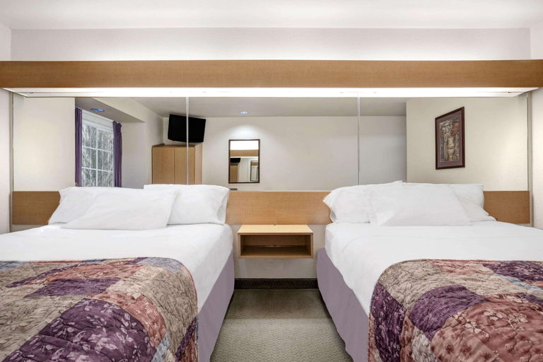 Bedroom 3, Microtel Inn & Suites by Wyndham Mankato, Blue Earth