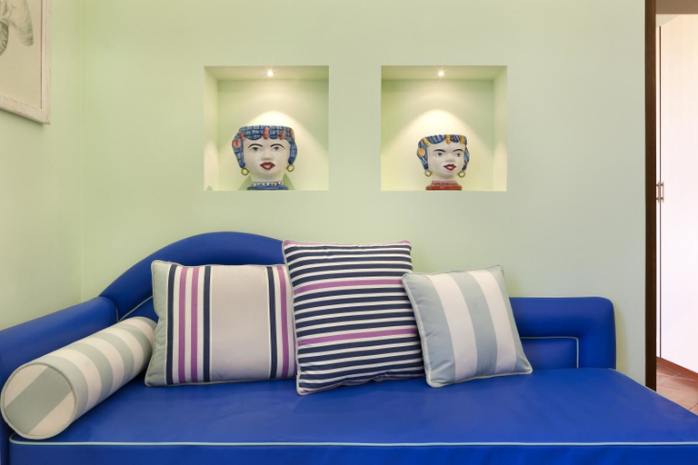 Living area 4, Henry House in Sorrento, Napoli