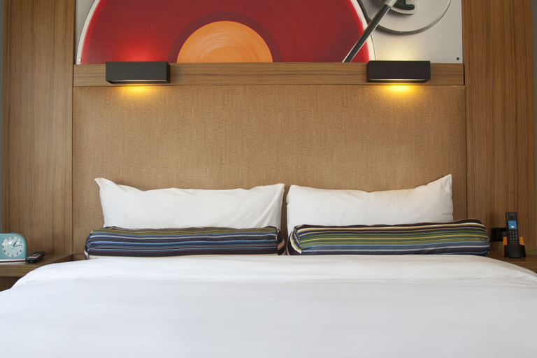 Bedroom 3, Aloft by Marriott Houston Downtown, Houston