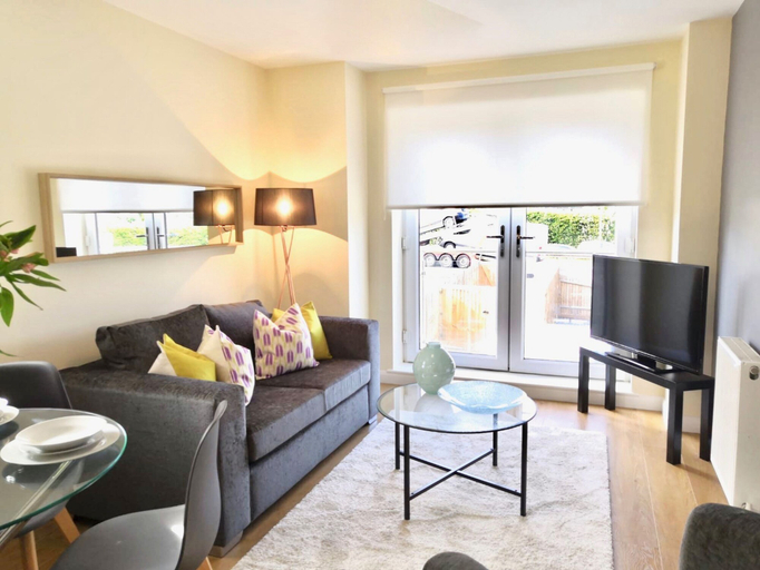 Others 5, Razia Apartments, Oxfordshire