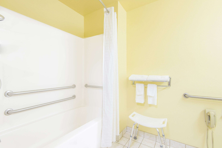 Bathroom 4, Super 8 By Wyndham Wheeling, Ohio