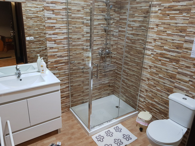 Bathroom 5, Ocean View Lagos, Lagos