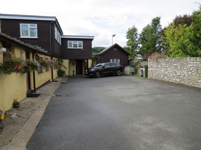 Exterior & Views 2, Borderers Guesthouse, Powys