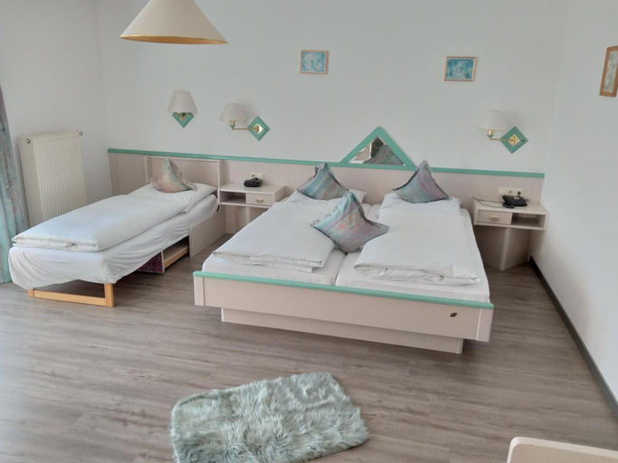 Bedroom 3, Landhotel Eibl, Freyung-Grafenau