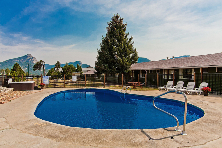 Sport & Beauty 3, Coyote Mountain Lodge, Larimer