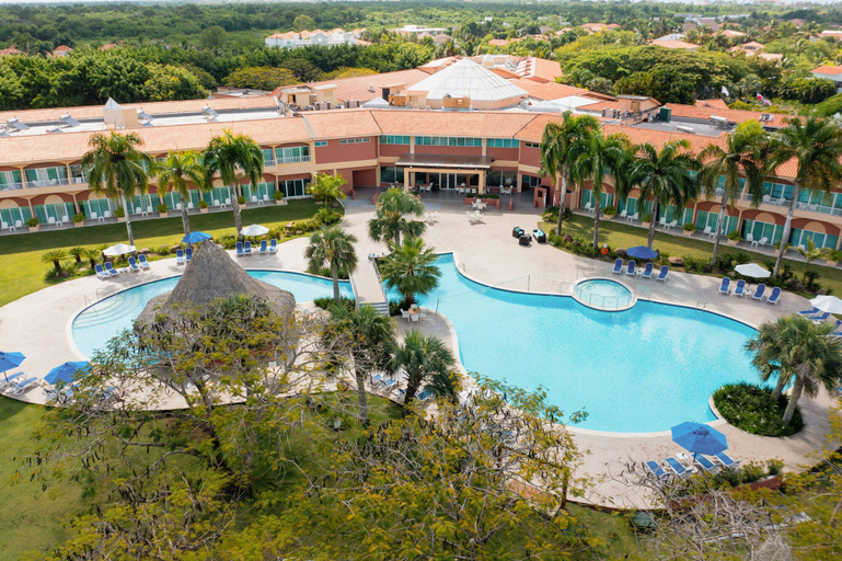 Exterior & Views 2, Hodelpa Garden Suites Golf & Convention Center, Guayacanes