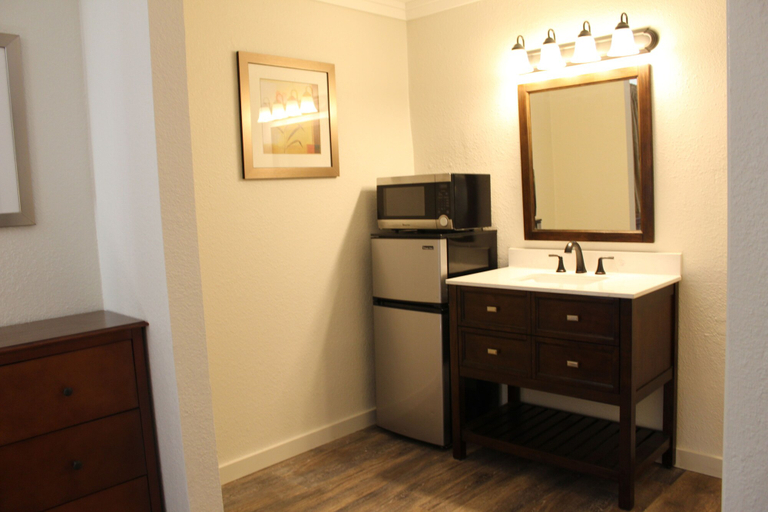 Bathroom 5, The Northern Inn, Humboldt