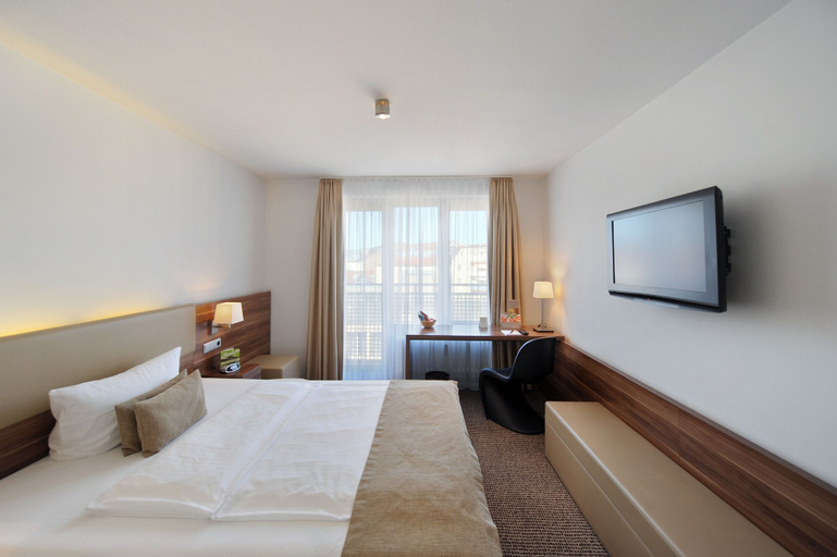 Bedroom 2, Downtown Vi Vadi Hotel, München