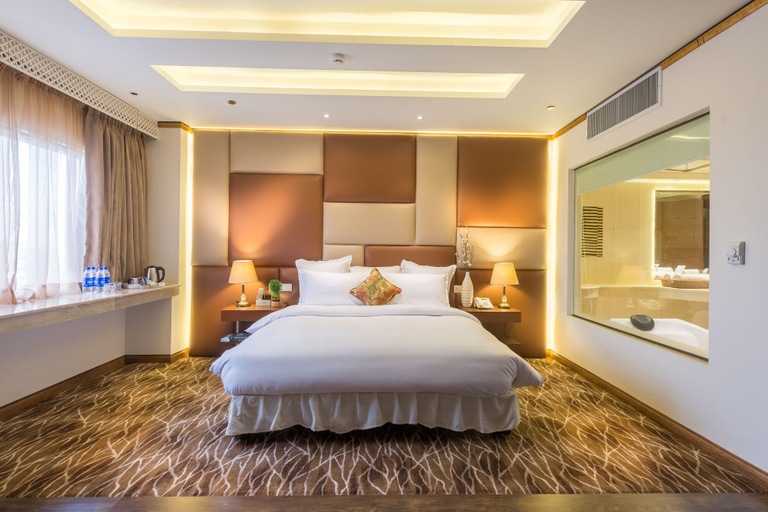 Bedroom 3, Luxus Grand Hotel, Lahore