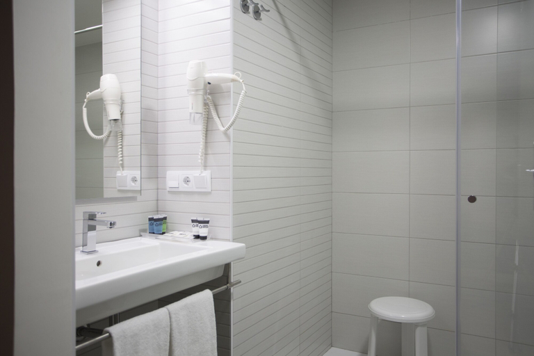 Bathroom 3, Casual de las Olas San Sebastian Hotel by Casual Hoteles, Guipúzcoa