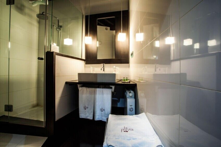 Bathroom 3, Apartamentos La Plaza de Hervás, Cáceres