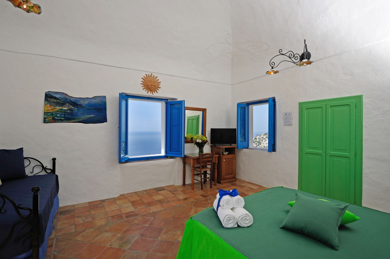 Bedroom 4, La Casa del Melograno, Salerno