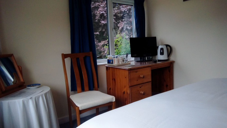 Bedroom 2, Copper Beeches Accomodation, Hampshire