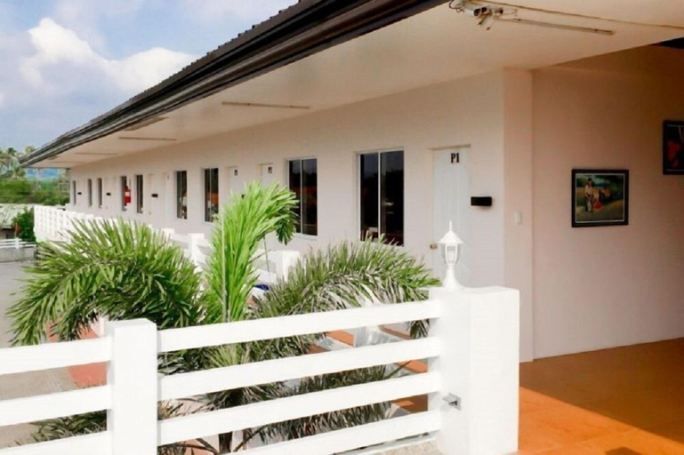 Exterior & Views, Brizo Hotel and Beach Resort, Morong