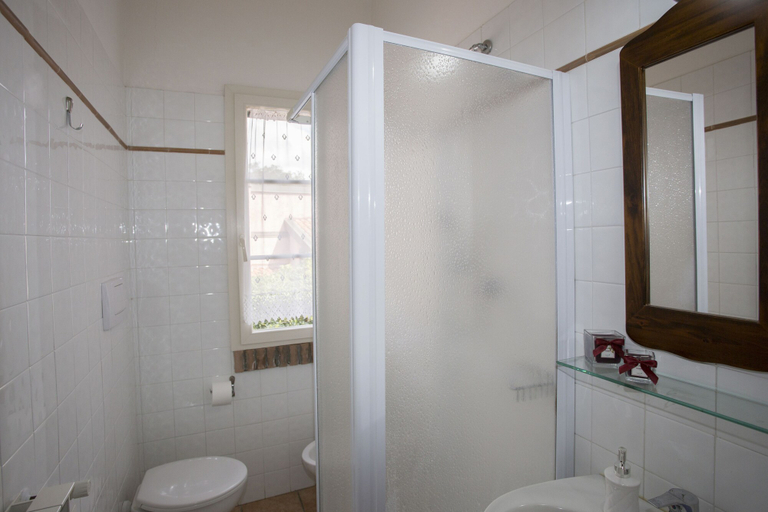 Bathroom 3, Tenuta De Fanti Agriturismo, Livorno
