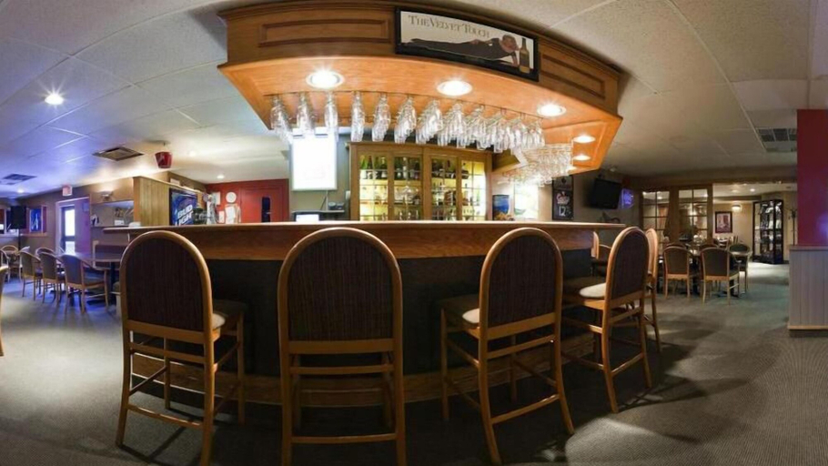 Food & Drinks 5, Days Inn by Wyndham Stephenville, Division No. 4