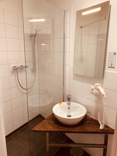 Bathroom 5, Hotel Lindenau Inn, Leipzig