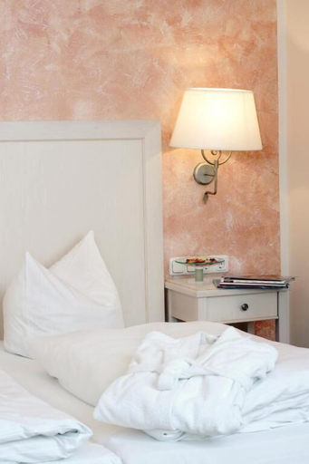 Bedroom 2, Villa Arborea, Augsburg