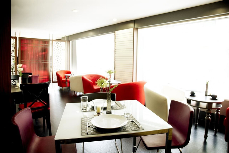 Food & Drinks 5, Poste 43 Residence, Bang Rak
