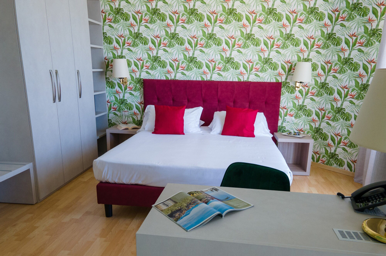 Bedroom 4, Hotel Sole Mare, Imperia
