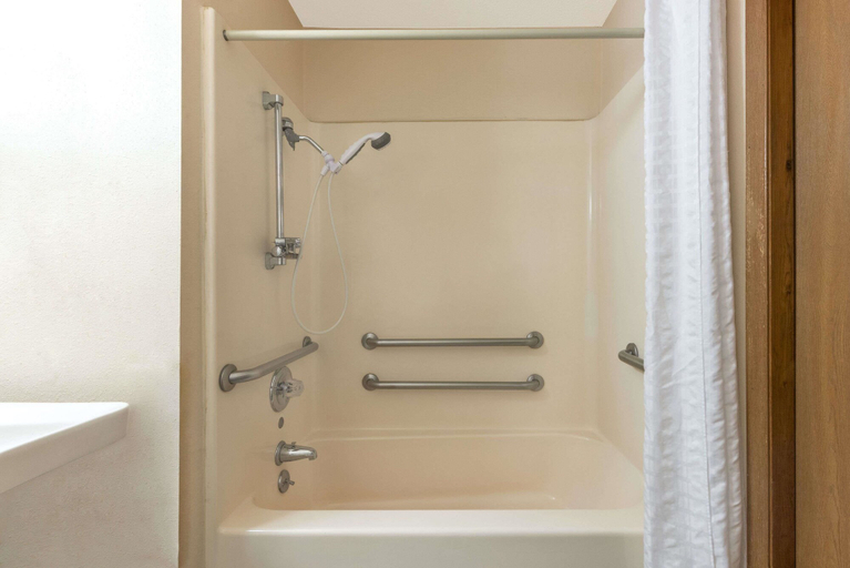 Bathroom 4, Super 8 by Wyndham Poplar Bluff Missouri, Butler