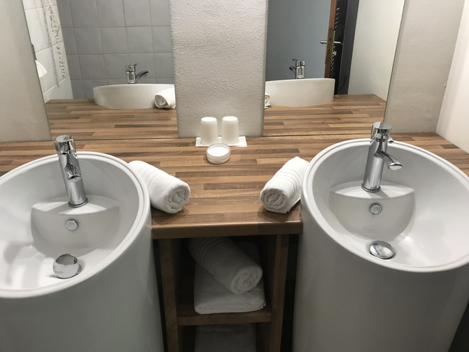 Bathroom 4, Le Rayon Vert, Deshaies