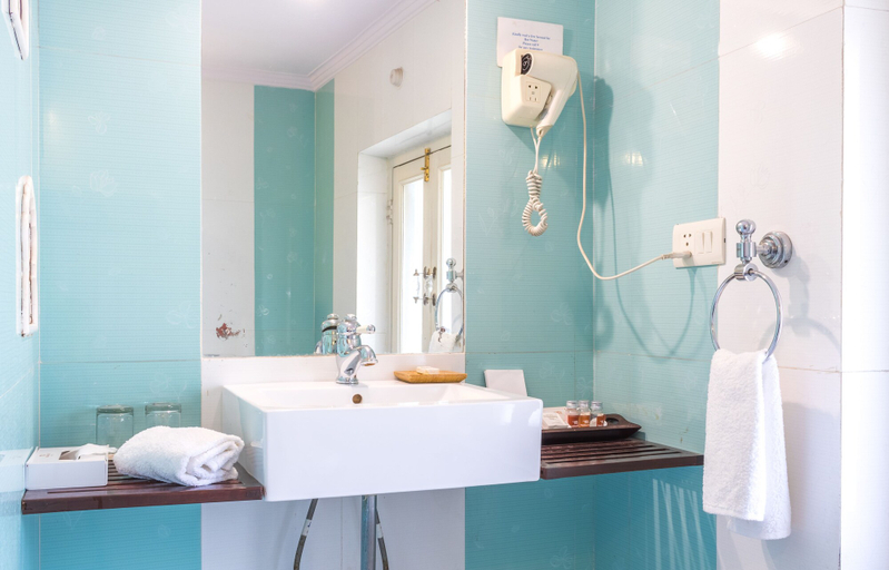 Bathroom 4, Hotel Mandawa Haveli, Jaipur
