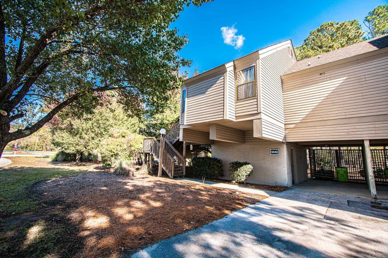 Exterior & Views 2, Sandcastle Cove Resort, Craven