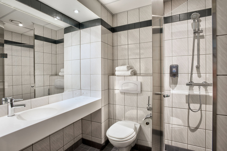 Bathroom 5, Quality Hotel Skjaergarden, Bamble
