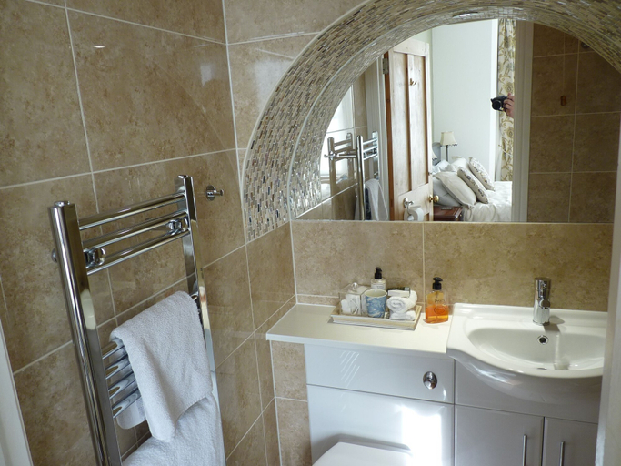 Bathroom 3, Cannara Bed and Breakfast, Worcestershire