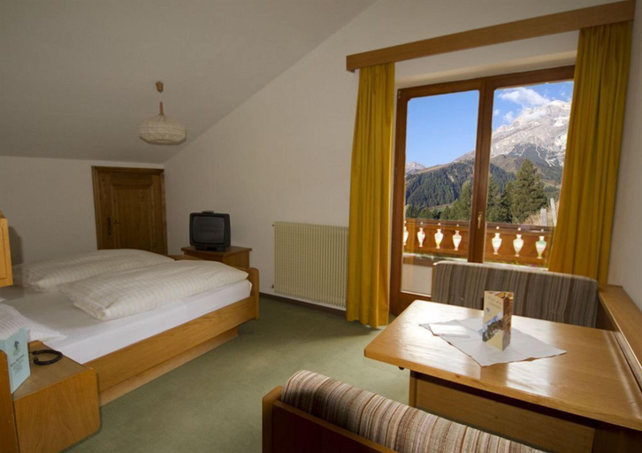 Bedroom 3, Genziana, Belluno
