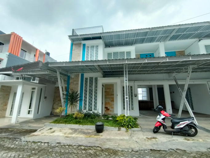 Exterior & Views 2, Villa Aduwa, Malang
