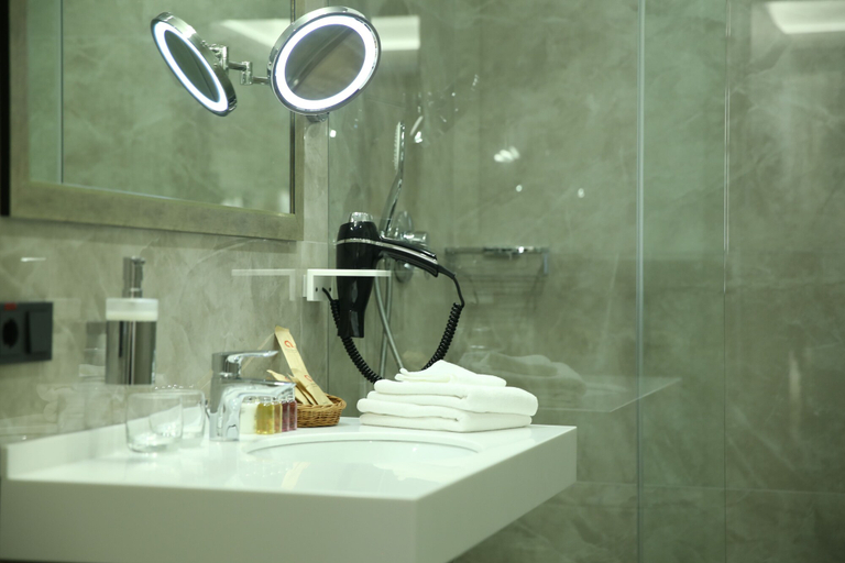 Bathroom 4, Grand Admiral Resort & SPA, Irpins'ka