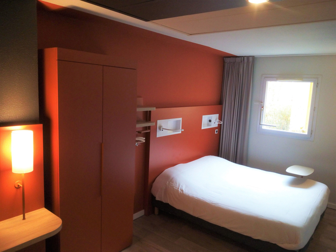 Bedroom 3, Ibis Budget Perigueux, Dordogne