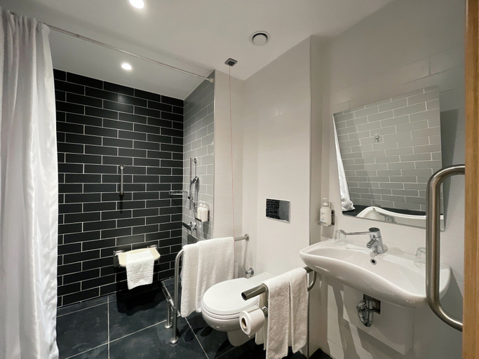 Bathroom 4, Holiday Inn Express ANKARA - AIRPORT by IHG, Çubuk