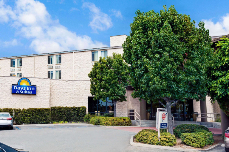 Days Inn & Suites by Wyndham Fullerton, Orange