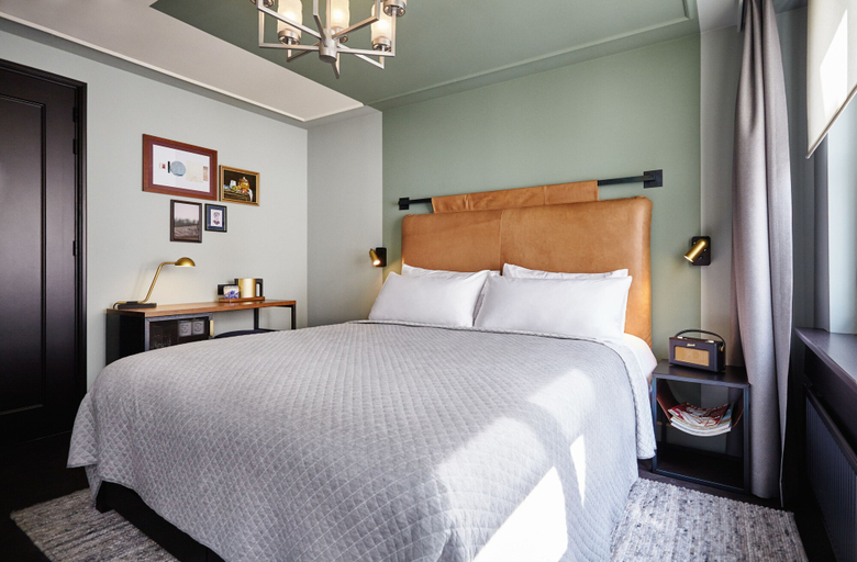 Bedroom 3, The Hoxton, Amsterdam, Amsterdam