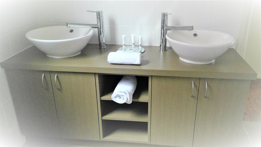 Bathroom, Balingup Highview Chalets, Donnybrook-Balingup
