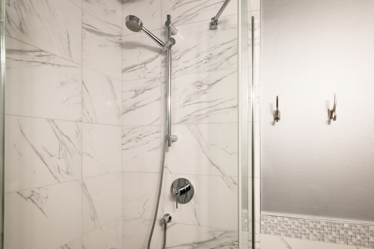 Bathroom 4, Le Chabrol Hotel & Suites, Montréal