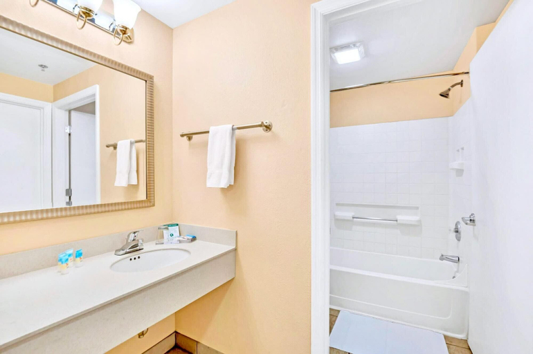Bathroom 5, Condo Near Universal Studio Apartment with Pool, Orange